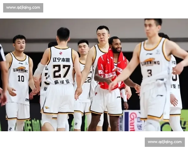 以上海男篮对阵广厦男篮比分为核心解析一场攻防激烈的CBA焦点大战赛况